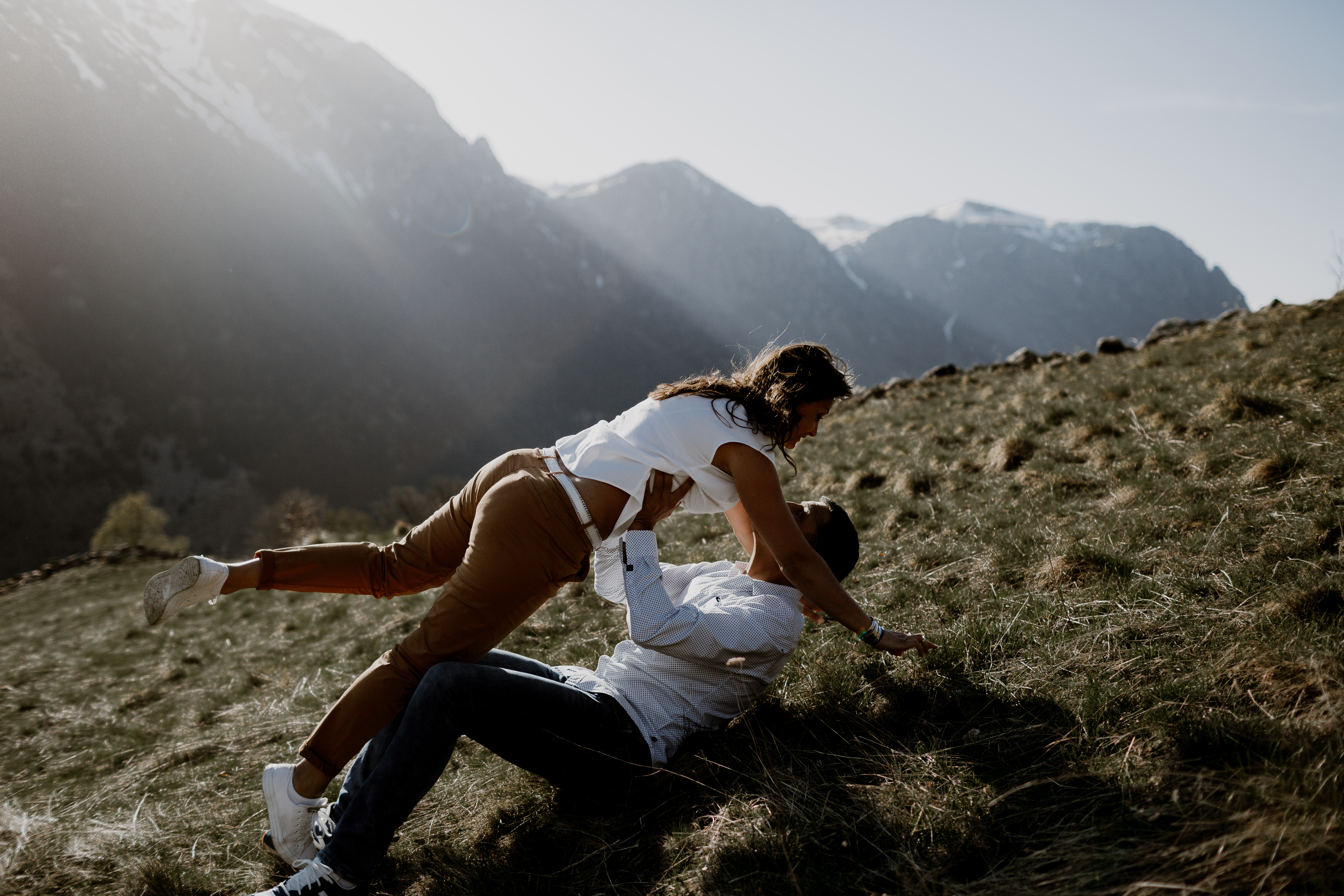 Séance couple Grenoble - Séance engagement Isere - Séance engagement Grenoble - Séance engagement Alpes - Séance engagement Montagne - Photo couple montagne-