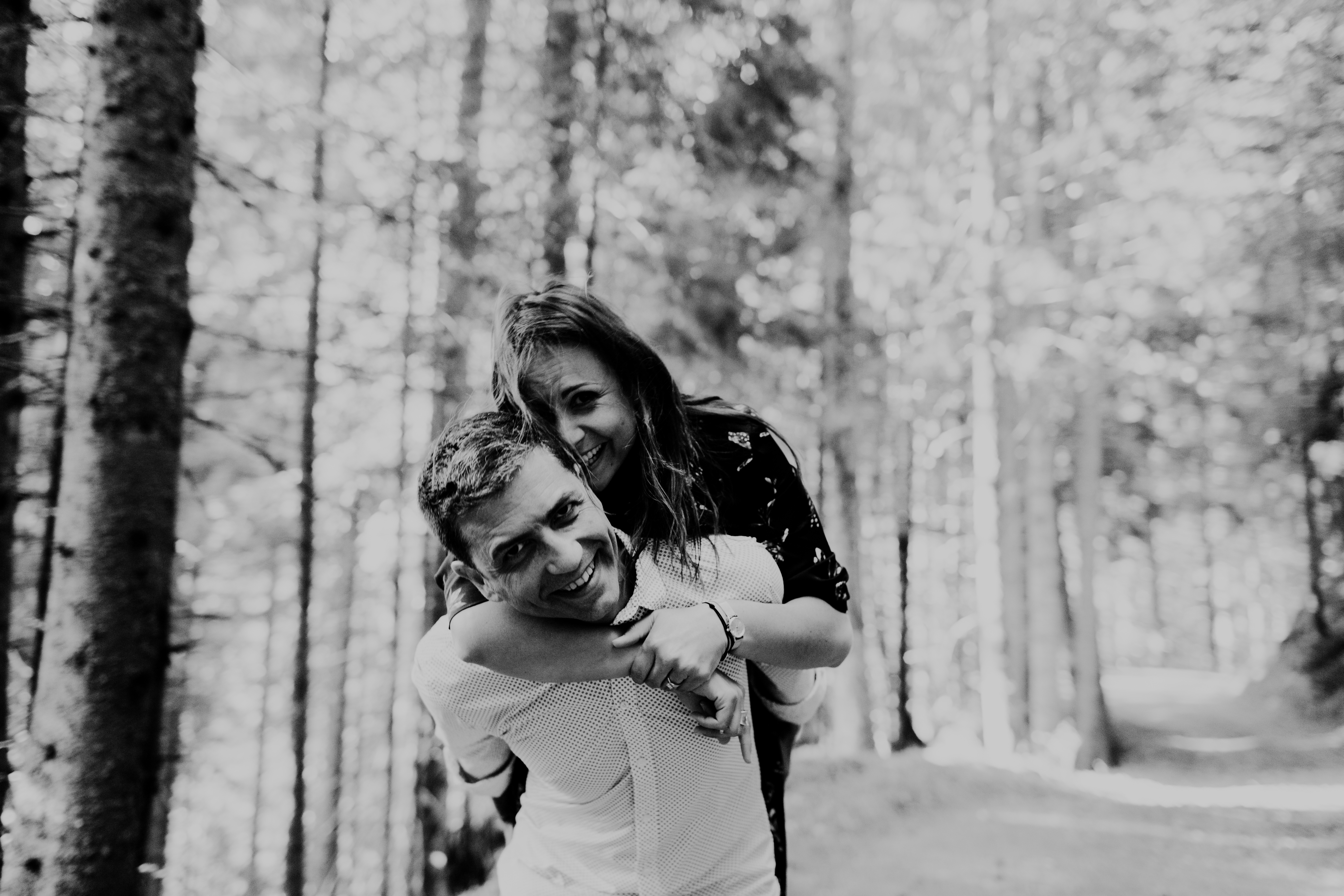 Séance couple Grenoble - Séance engagement Isere - Séance engagement Grenoble - Séance engagement Alpes - Séance engagement Montagne - Photo couple montagne-