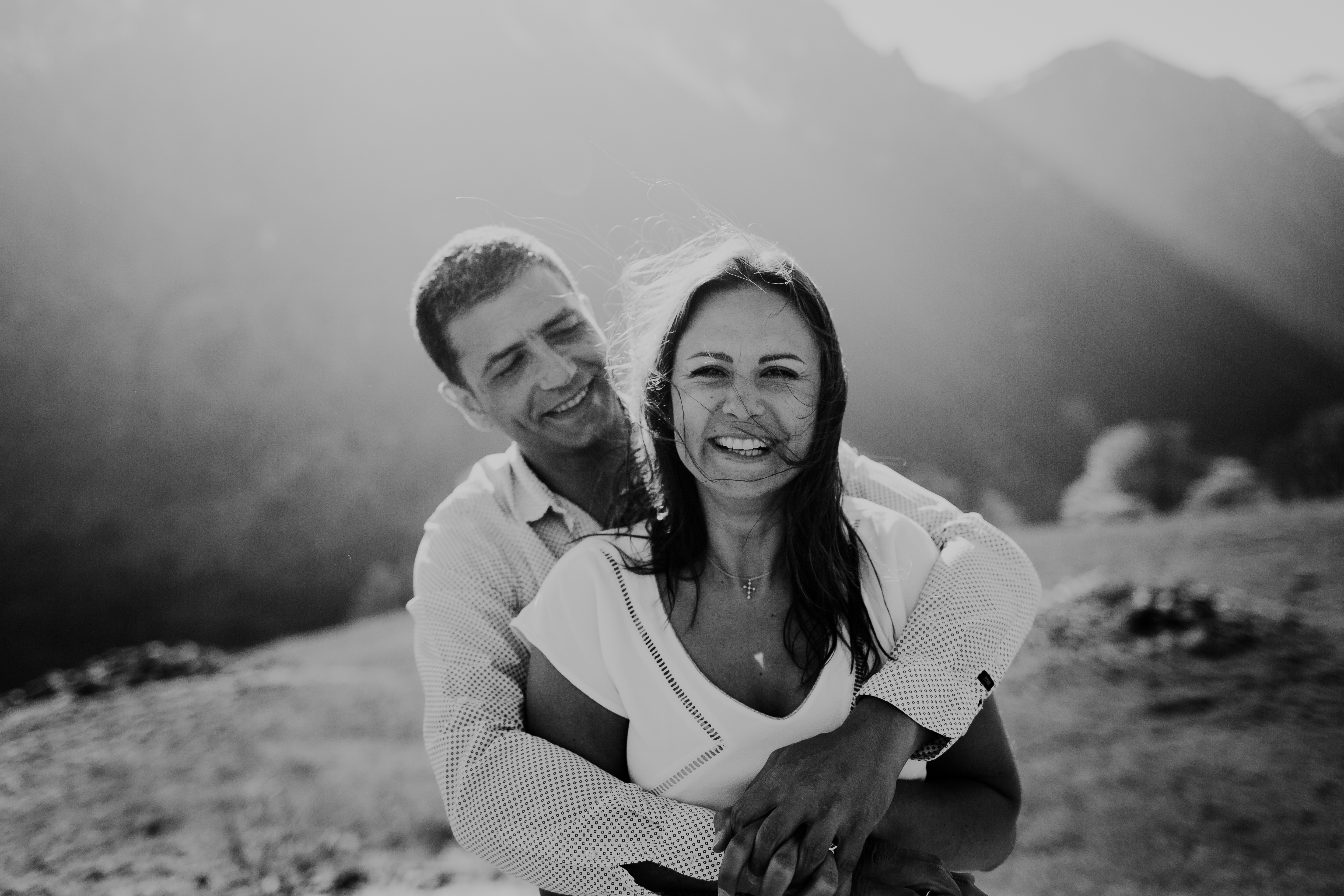 Séance couple Grenoble - Séance engagement Isere - Séance engagement Grenoble - Séance engagement Alpes - Séance engagement Montagne - Photo couple montagne-