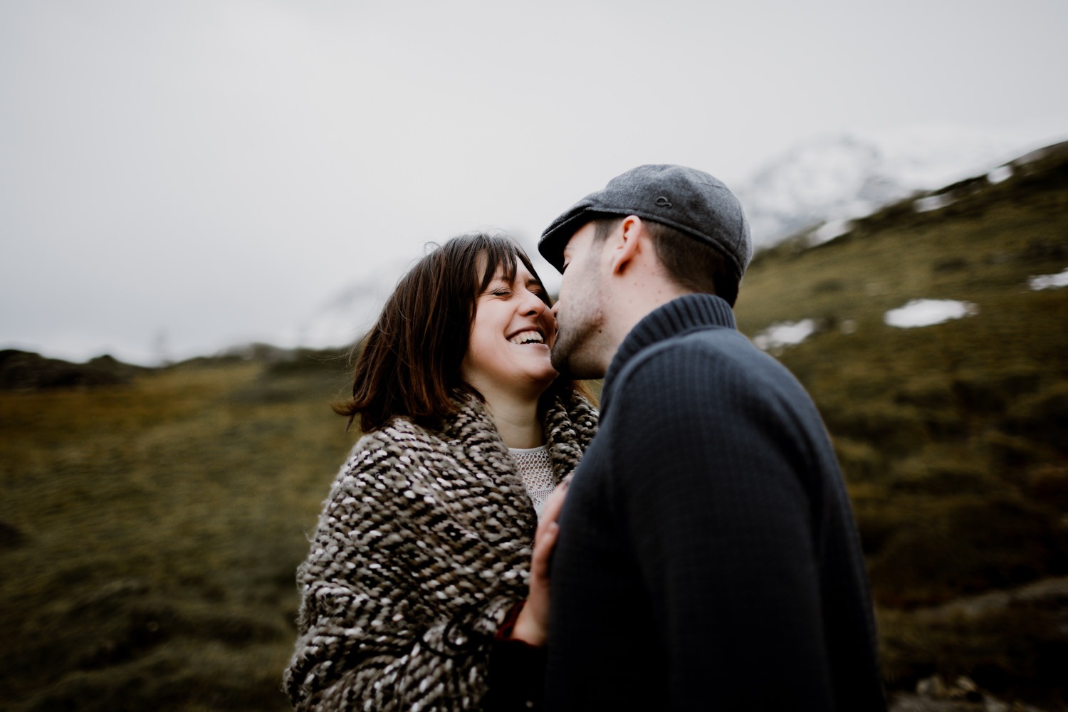 Séance couple haute-Savoie - séance couple Annecy - Séance couple montagne - séance couple Chambéry - photo de couple savoie - photo de couple chambery -