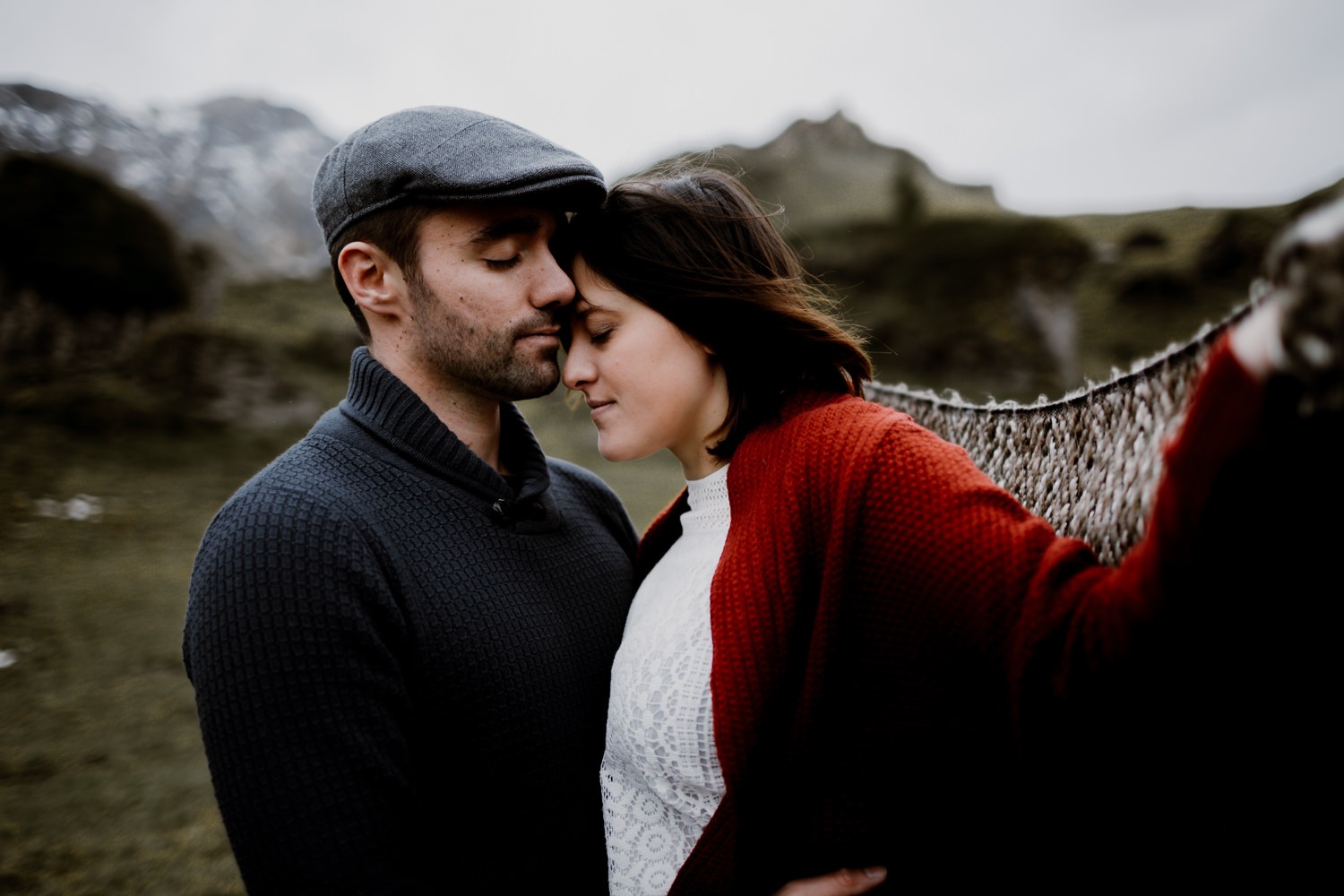 Séance couple haute-Savoie - séance couple Annecy - Séance couple montagne - séance couple Chambéry - photo de couple savoie - photo de couple chambery -