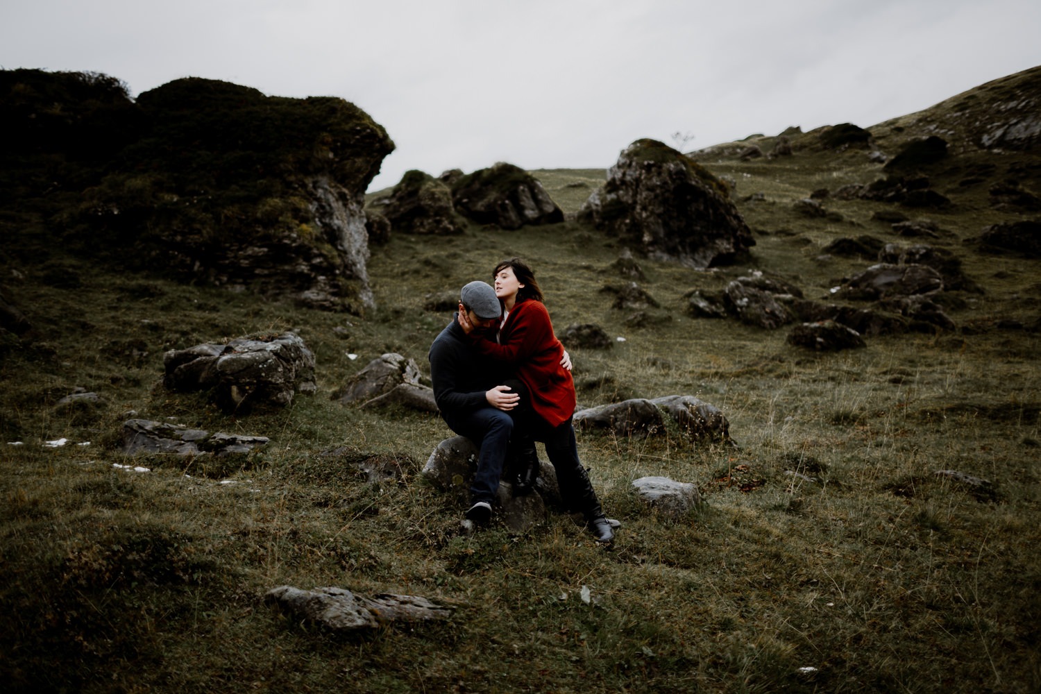 Séance couple haute-Savoie - séance couple Annecy - Séance couple montagne - séance couple Chambéry - photo de couple savoie - photo de couple chambery -