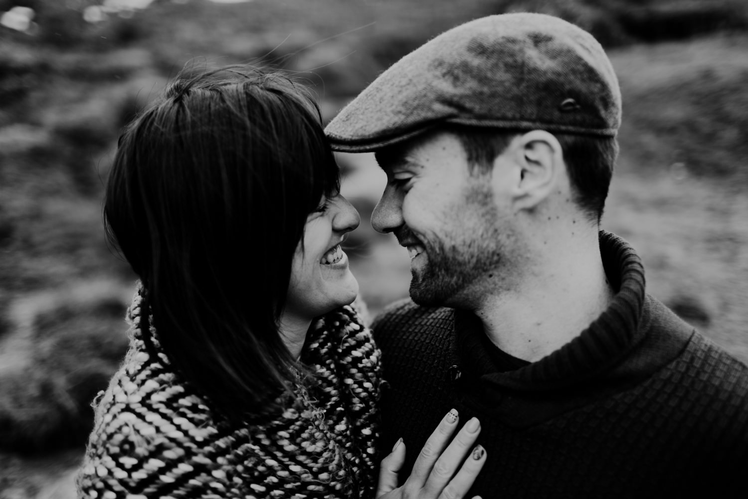 Séance couple haute-Savoie - séance couple Annecy - Séance couple montagne - séance couple Chambéry - photo de couple savoie - photo de couple chambery -